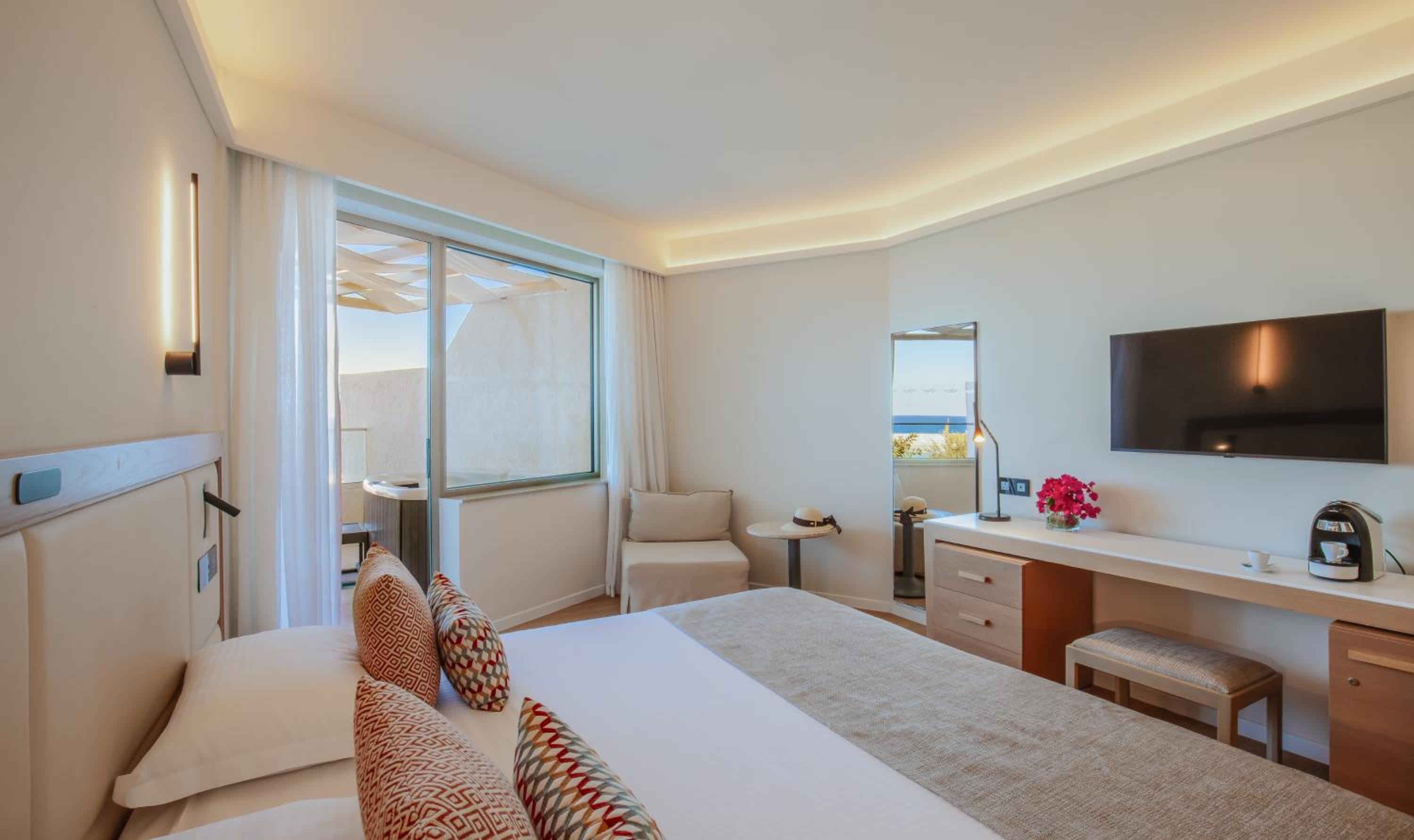 Golden Coast Beach Hotel — photo 21