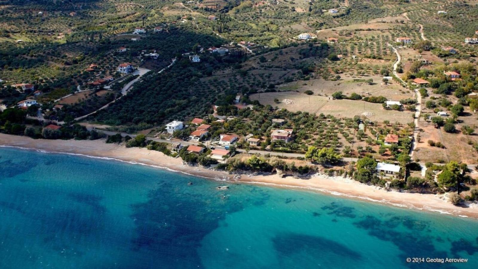 Villa Armonia - Beachfront Majestic Retreat view 2