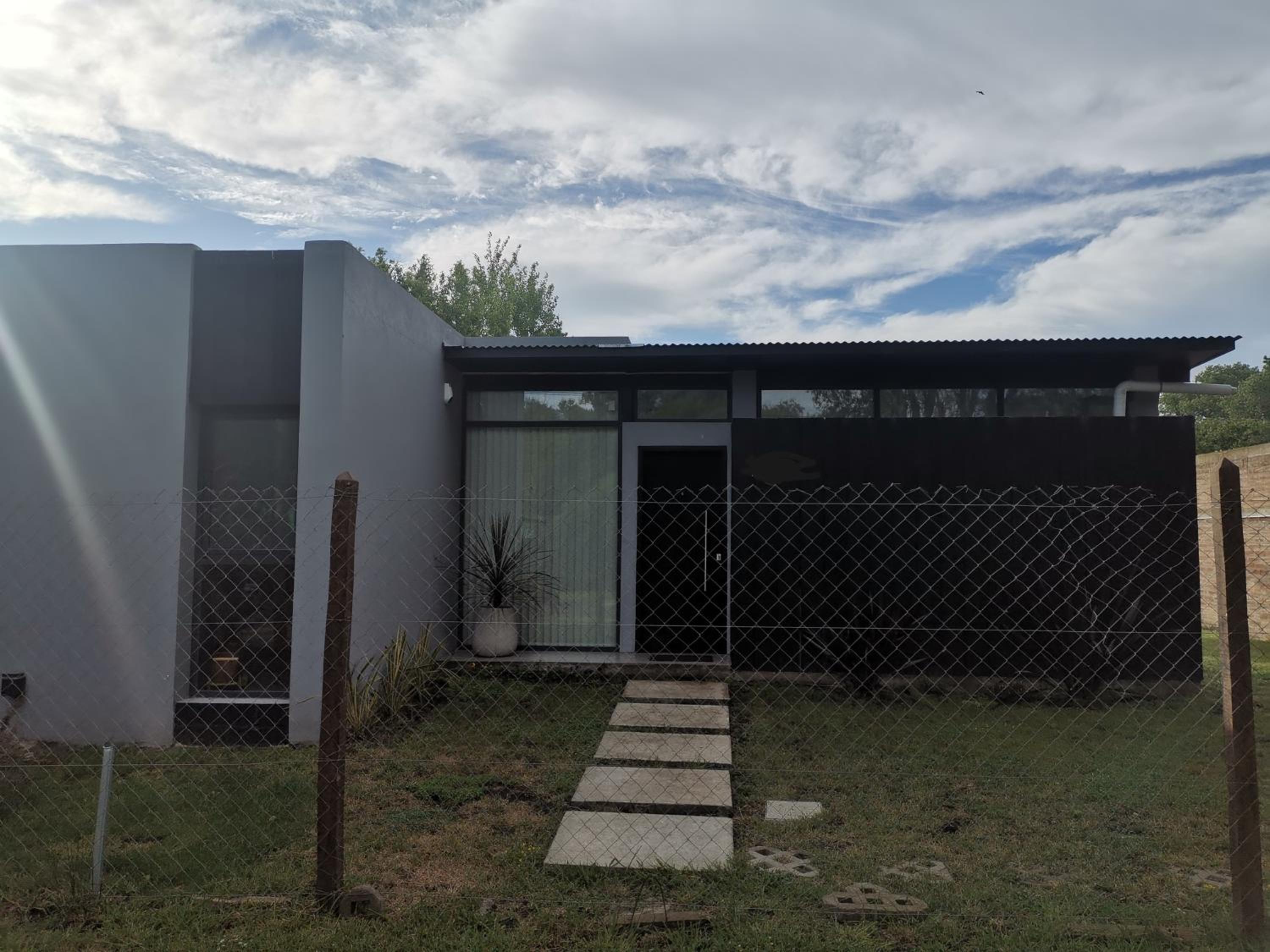 Casa moderna cerca del mar