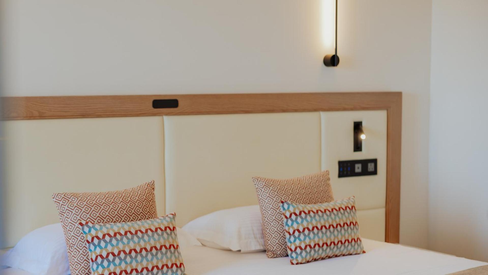 Golden Coast Beach Hotel — photo 54
