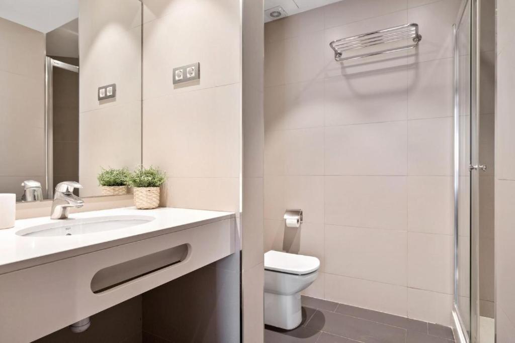 Fisa Rentals Gran Via Apartments