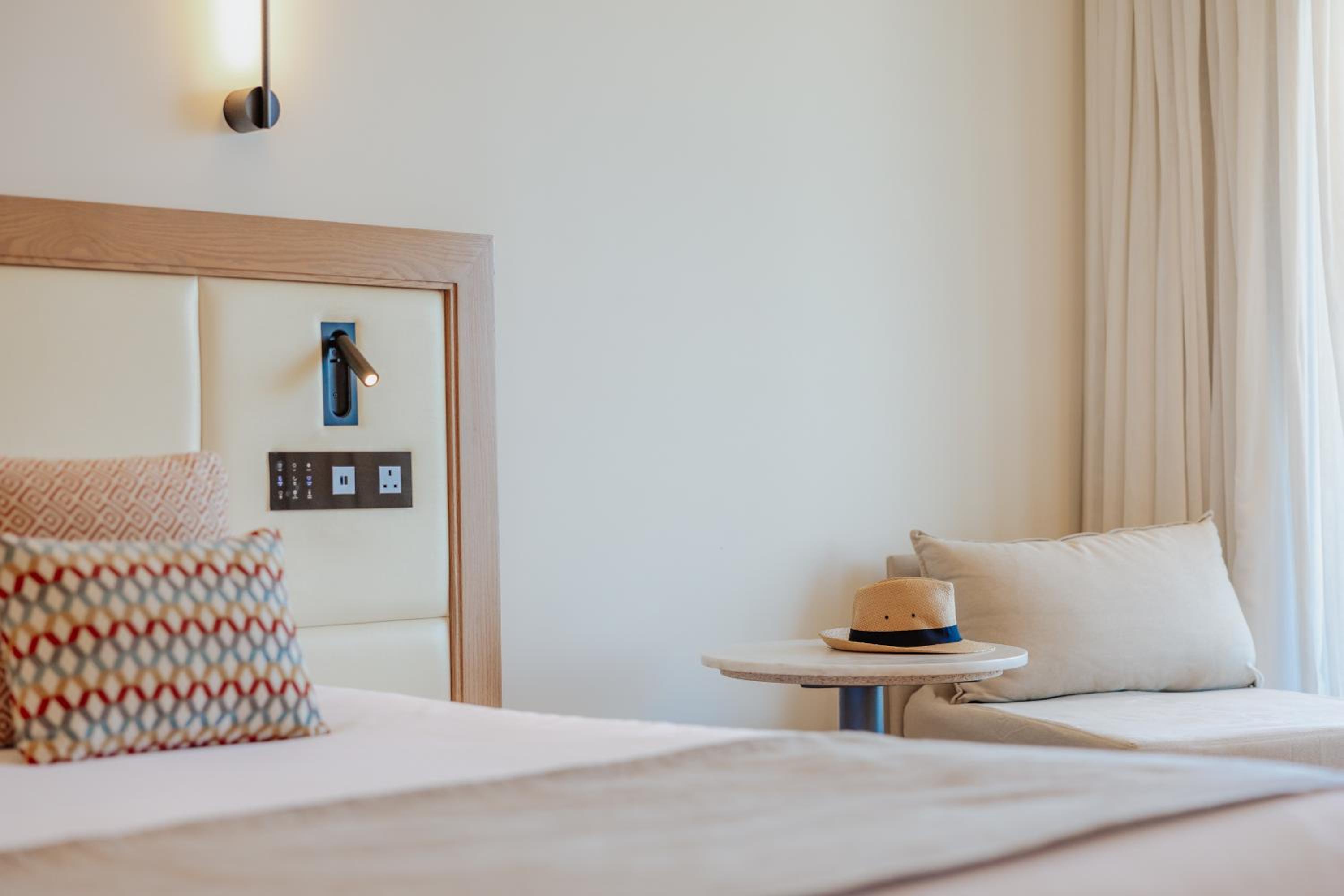 Golden Coast Beach Hotel — photo 34