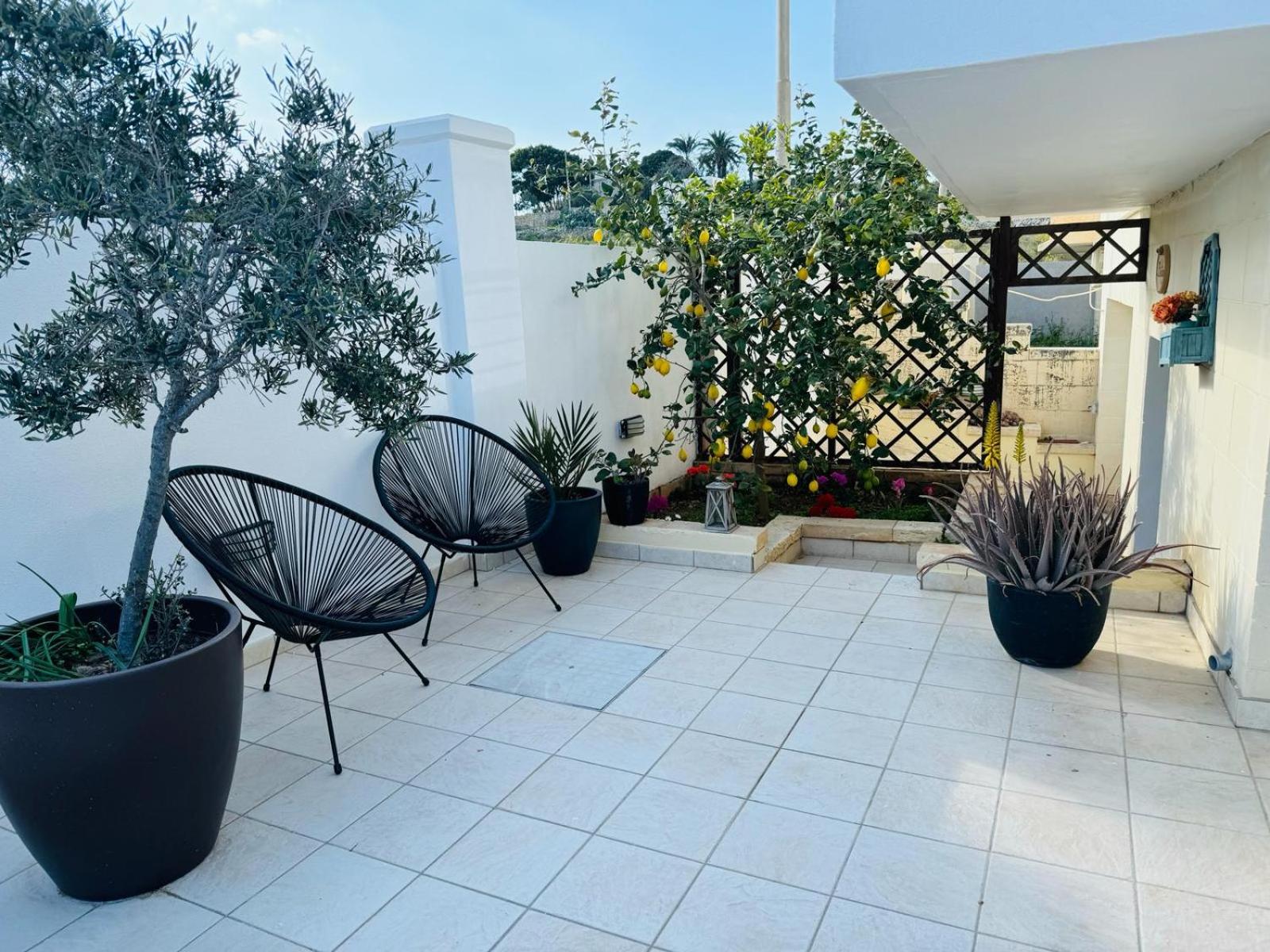 Apartment with POOL , close to the SEA and St JULIANS photo 5
