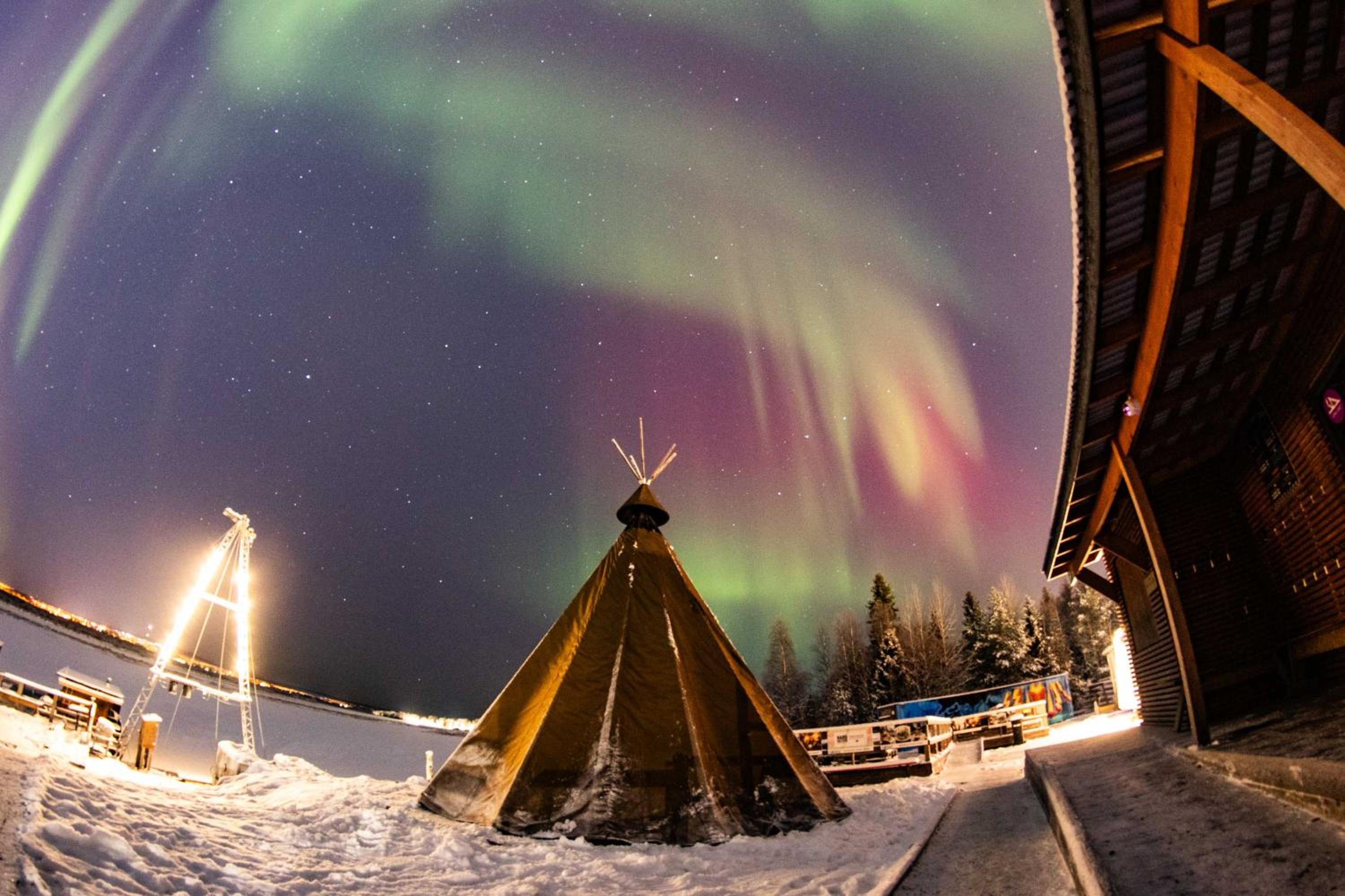 AuroraHut at Sauna Retreat