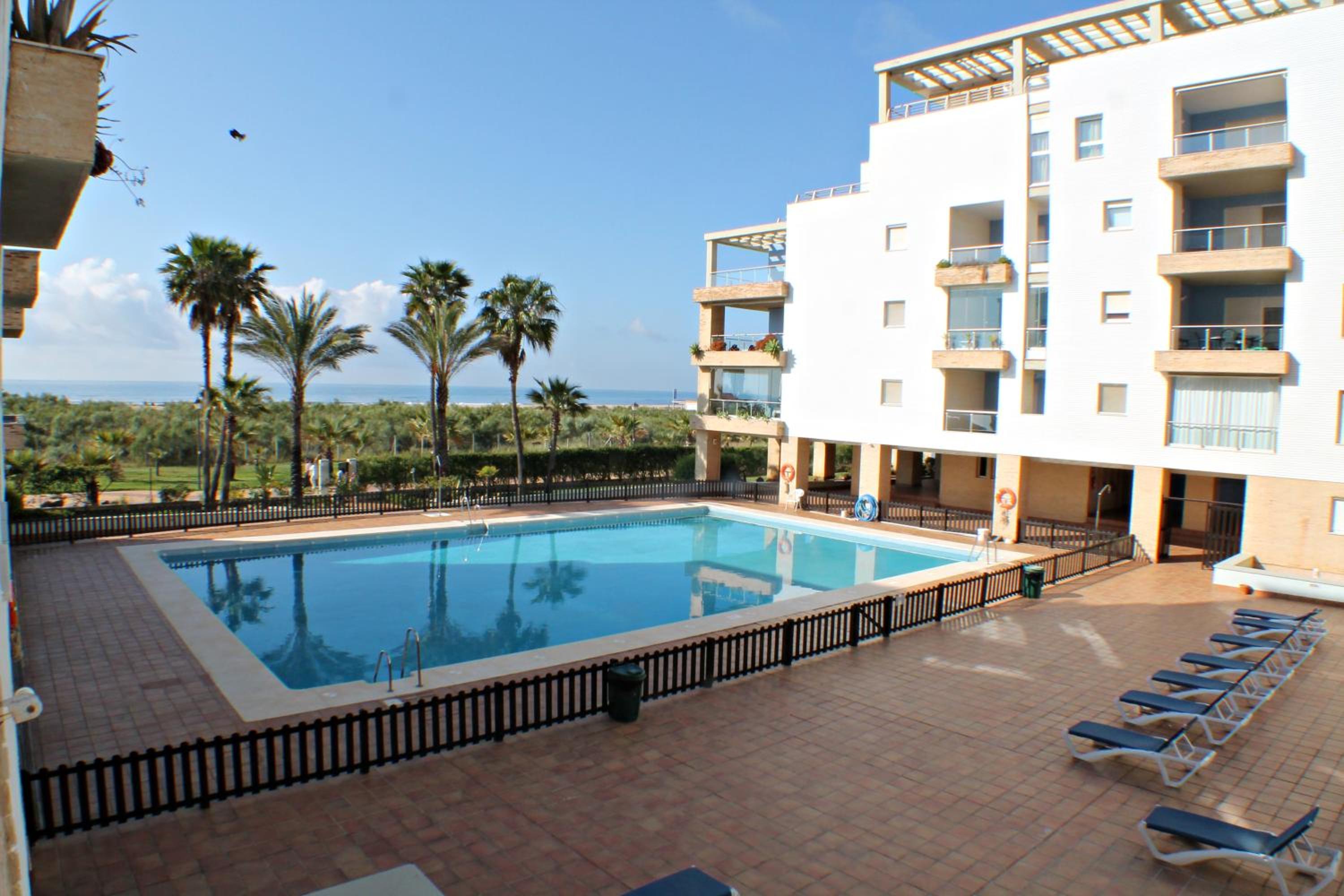 Apartamentos Espigón Piscina y zonas verdes by Also A01-00358
