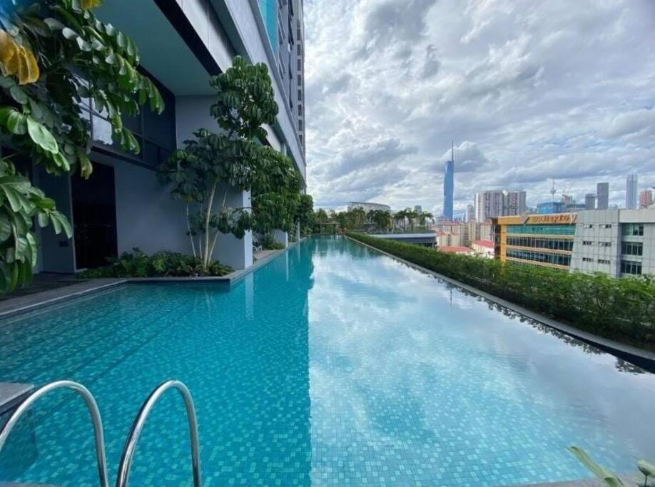 Trion Kuala Lumpur KLCC view L65 2br 2bth