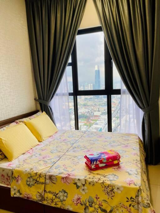 Trion Kuala Lumpur KLCC view L65 2br 2bth