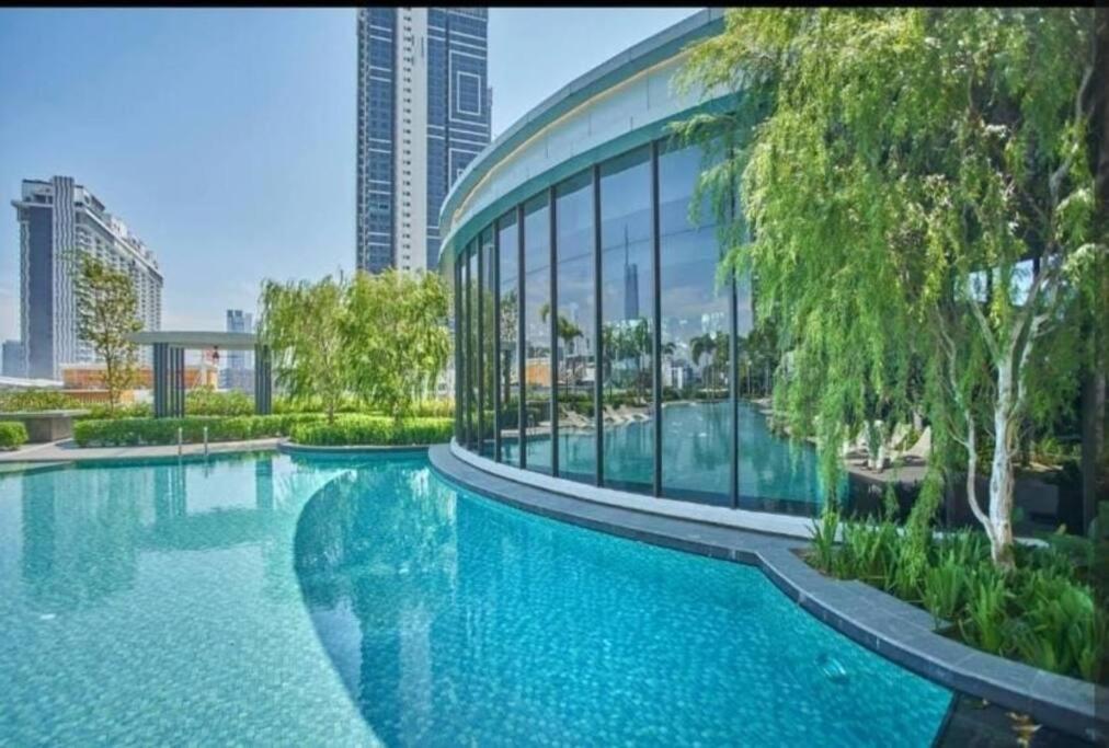 Trion Kuala Lumpur KLCC view L65 2br 2bth