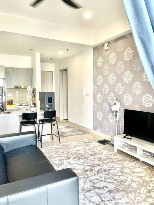Trion Kuala Lumpur KLCC view L65 2br 2bth