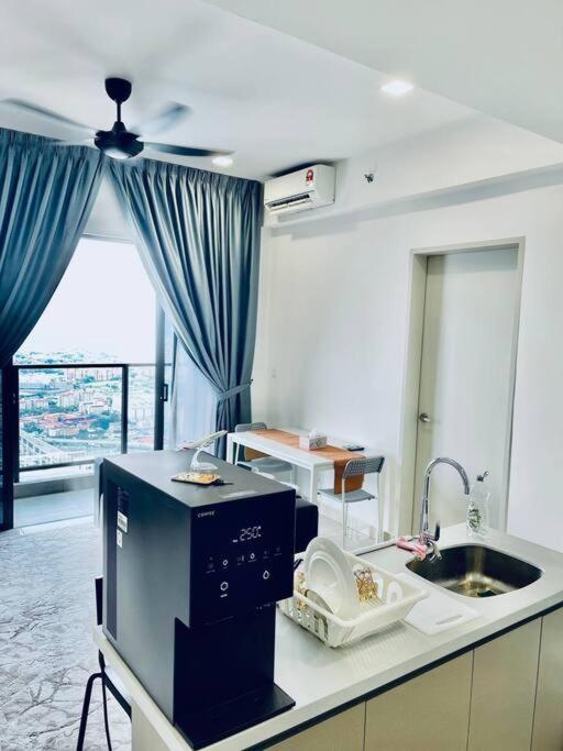 Trion Kuala Lumpur KLCC view L65 2br 2bth
