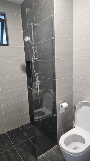 Trion Kuala Lumpur KLCC view L65 2br 2bth