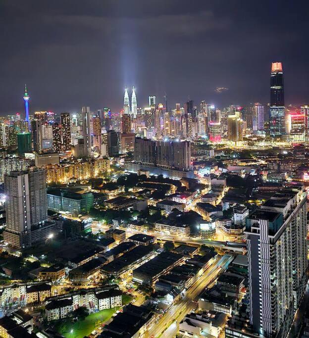 Trion Kuala Lumpur KLCC view L65 2br 2bth