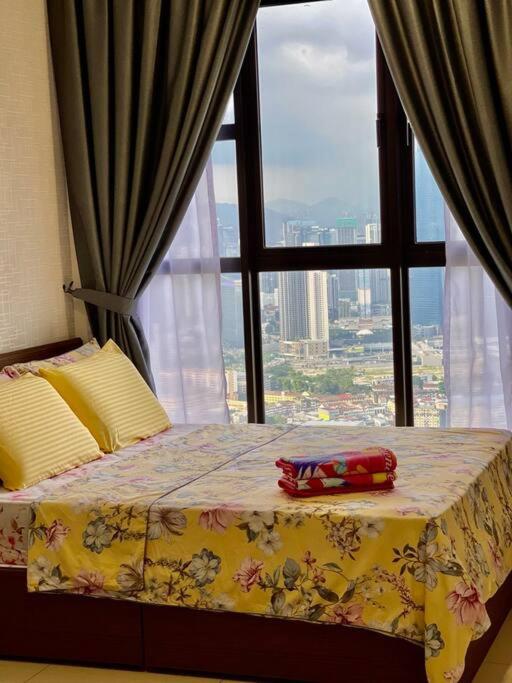 Trion Kuala Lumpur KLCC view L65 2br 2bth