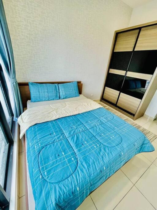 Trion Kuala Lumpur KLCC view L65 2br 2bth