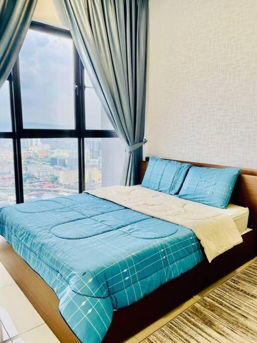 Trion Kuala Lumpur KLCC view L65 2br 2bth