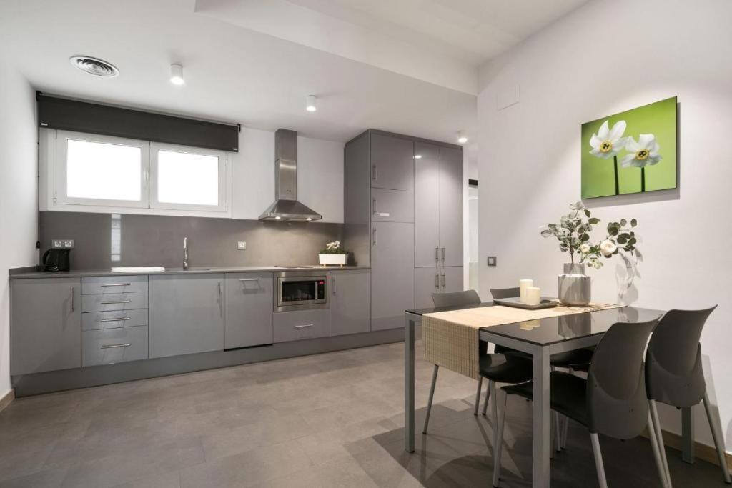 Fisa Rentals Gran Via Apartments