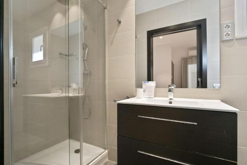 Fisa Rentals Gran Via Apartments