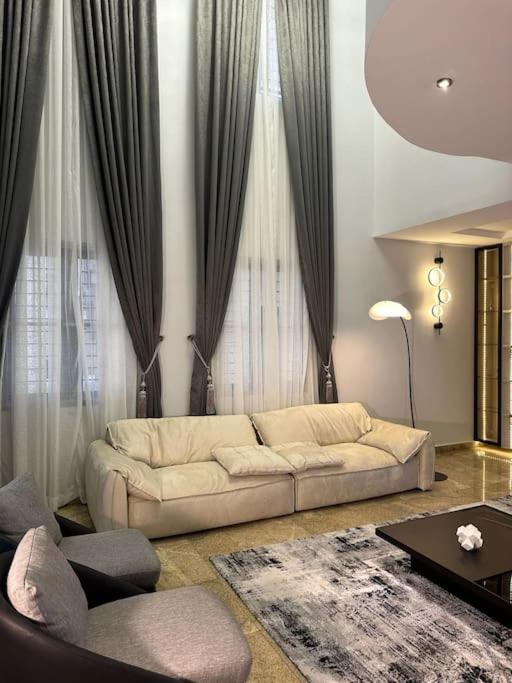 Phiani Apartment