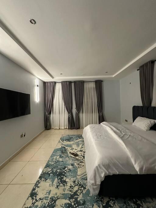 Phiani Apartment