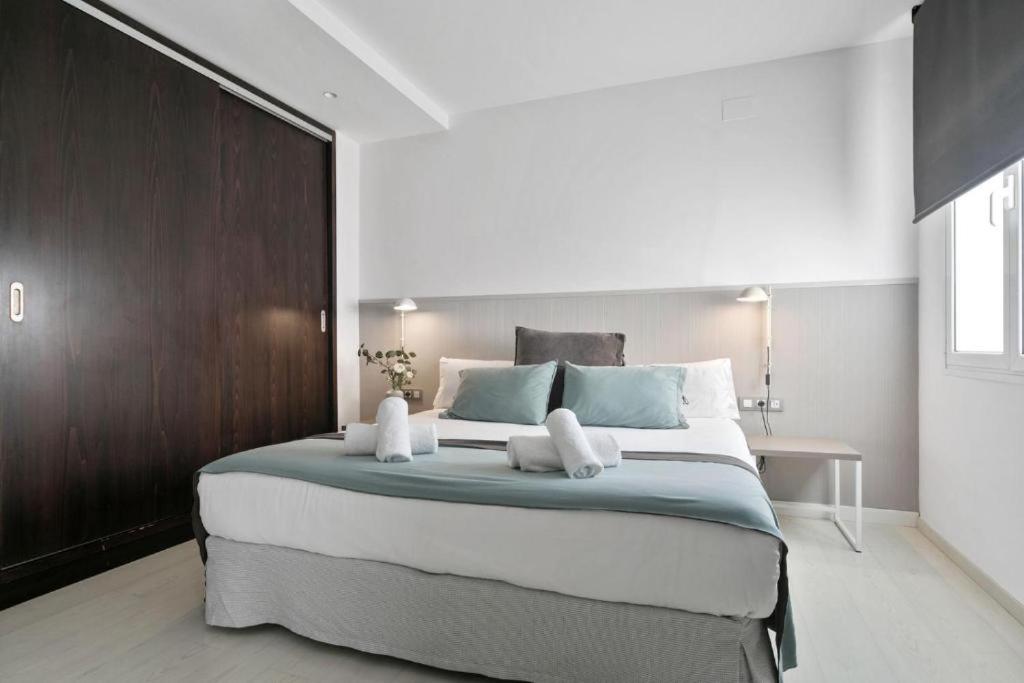 Fisa Rentals Gran Via Apartments