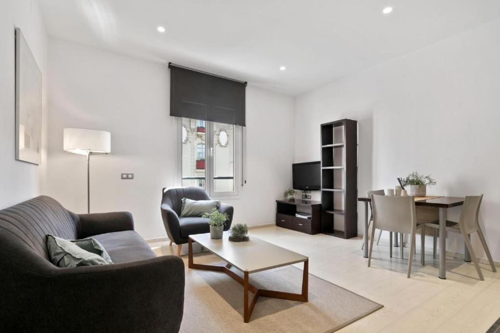 Fisa Rentals Gran Via Apartments