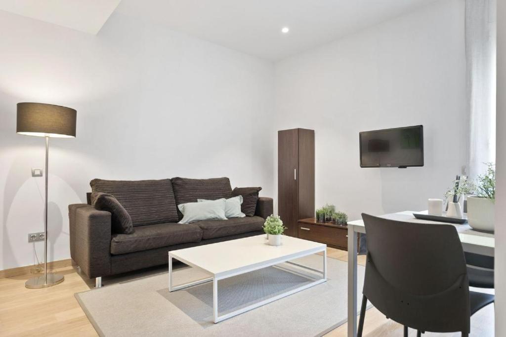 Fisa Rentals Gran Via Apartments