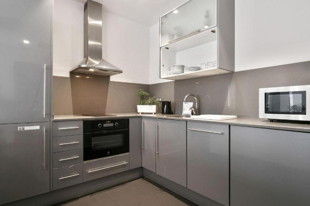 Fisa Rentals Gran Via Apartments