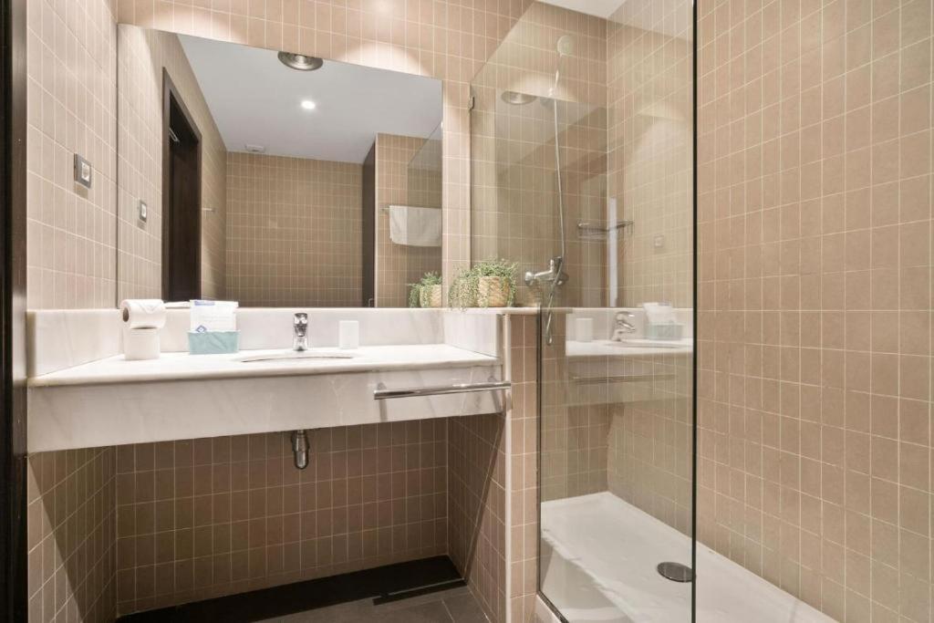 Fisa Rentals Gran Via Apartments