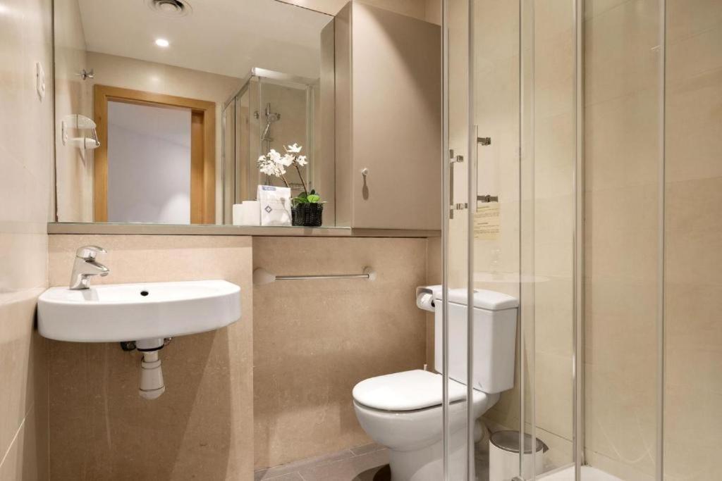 Fisa Rentals Gran Via Apartments