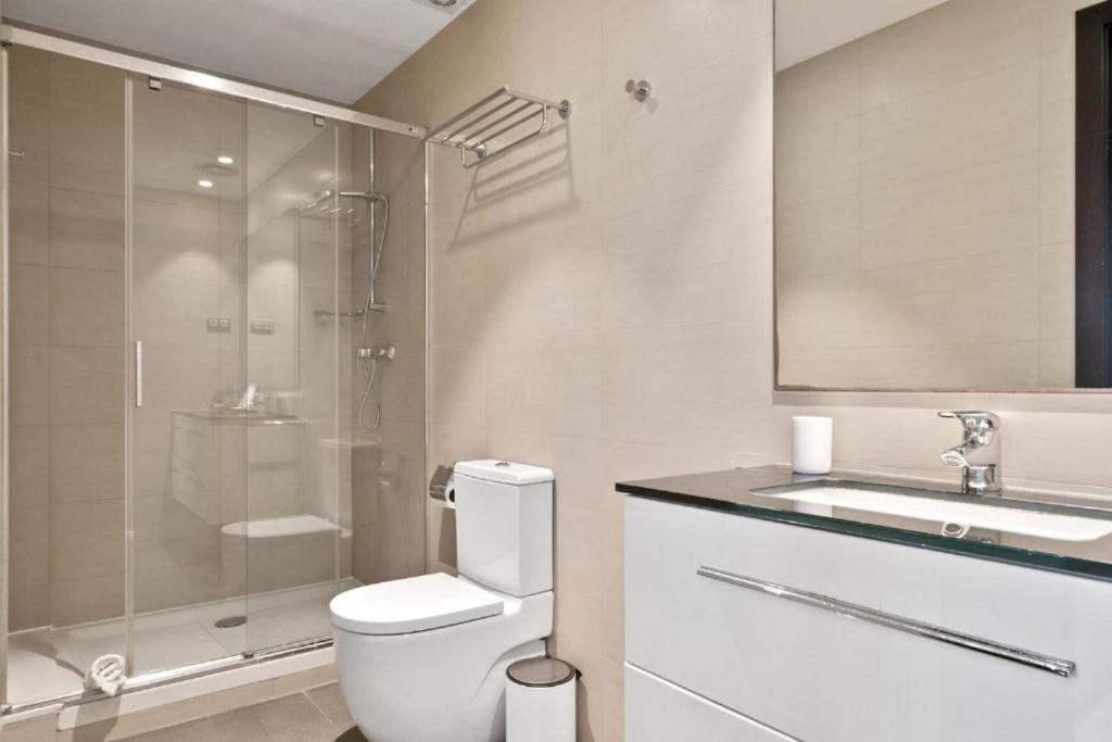 Fisa Rentals Gran Via Apartments