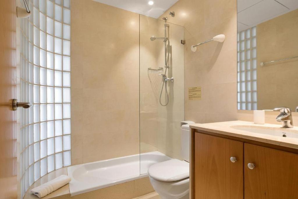 Fisa Rentals Gran Via Apartments