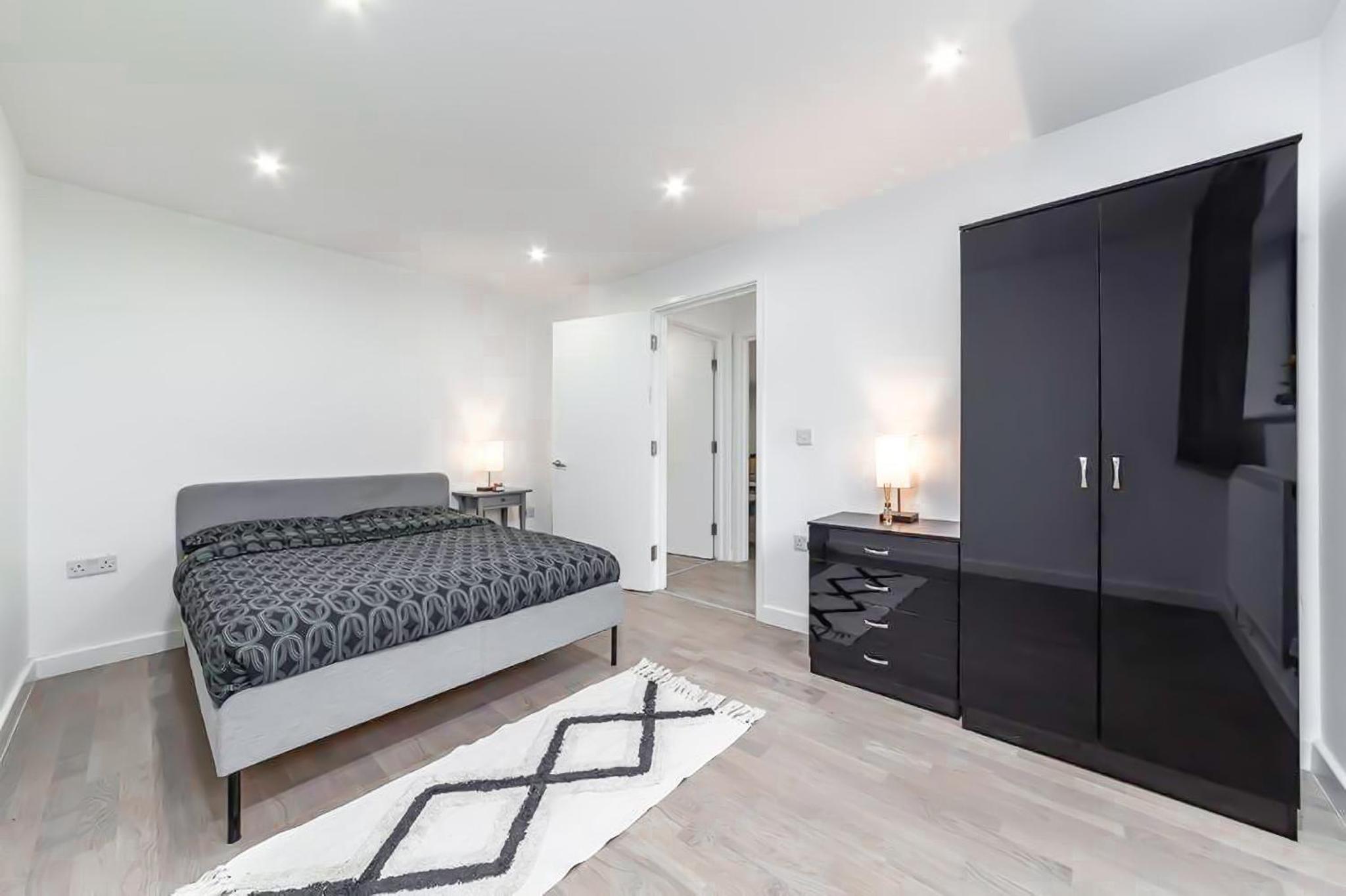 Amazing 2 Bed Bath Flat with London Eye View LM7