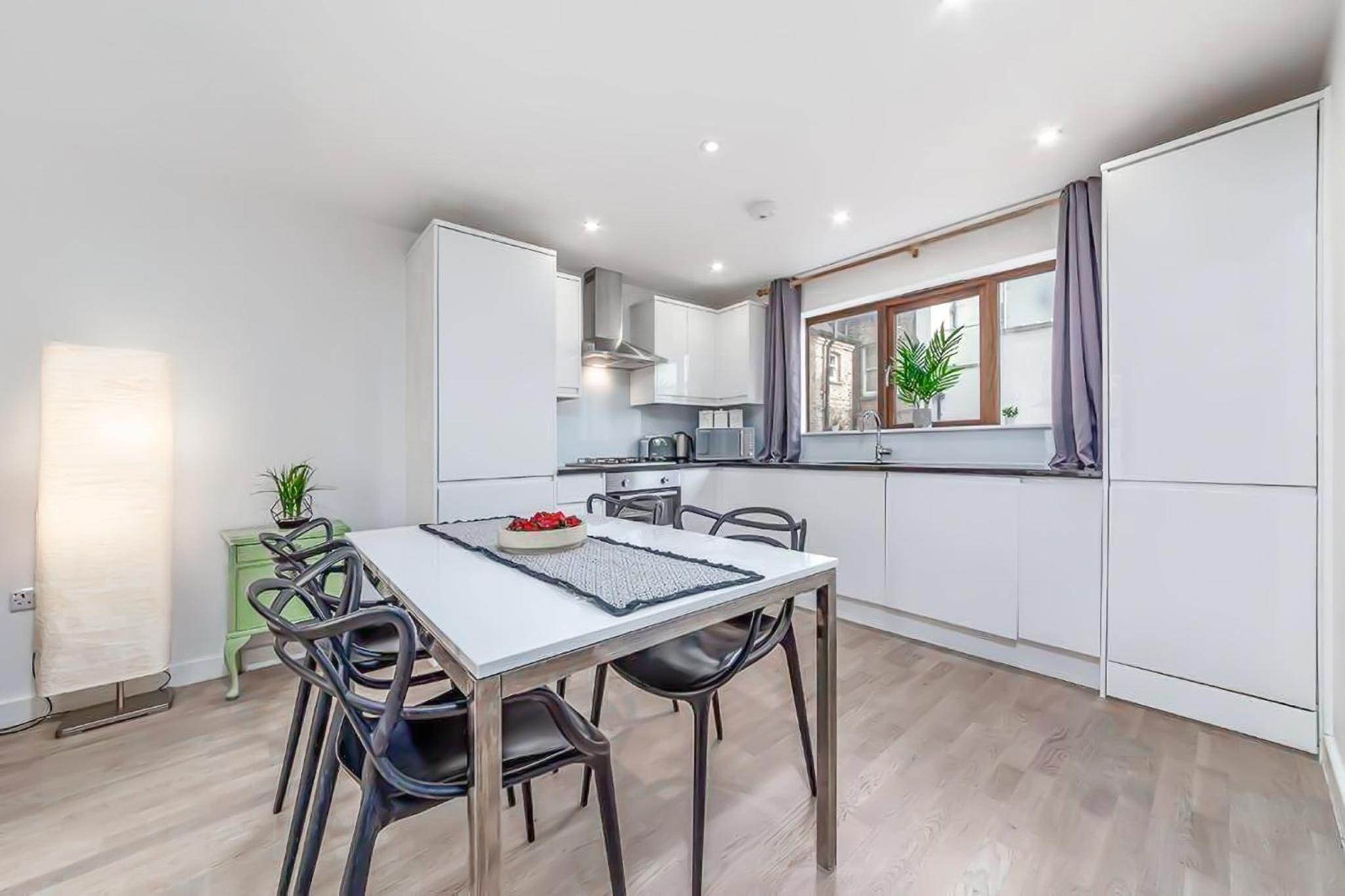 Amazing 2 Bed Bath Flat with London Eye View LM7