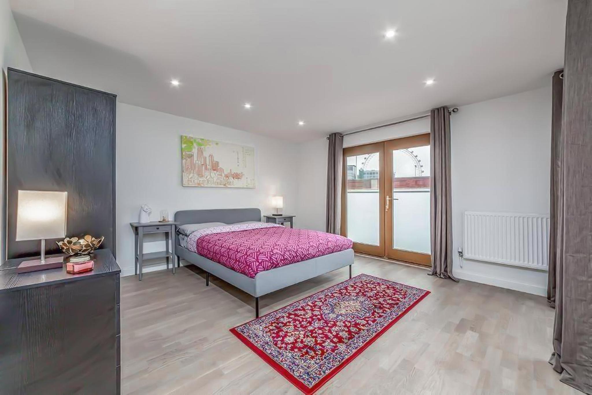 Amazing 2 Bed Bath Flat with London Eye View LM7