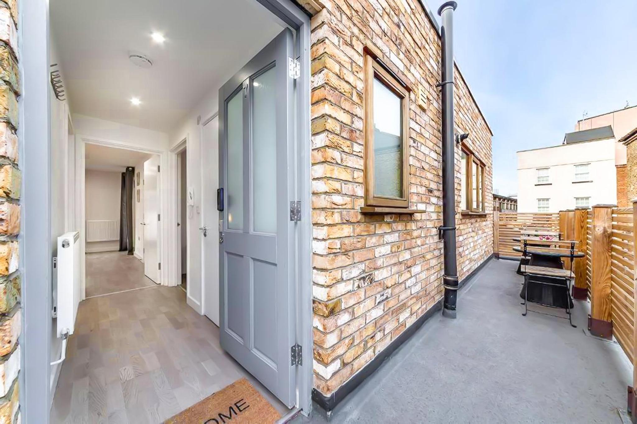 Amazing 2 Bed Bath Flat with London Eye View LM7