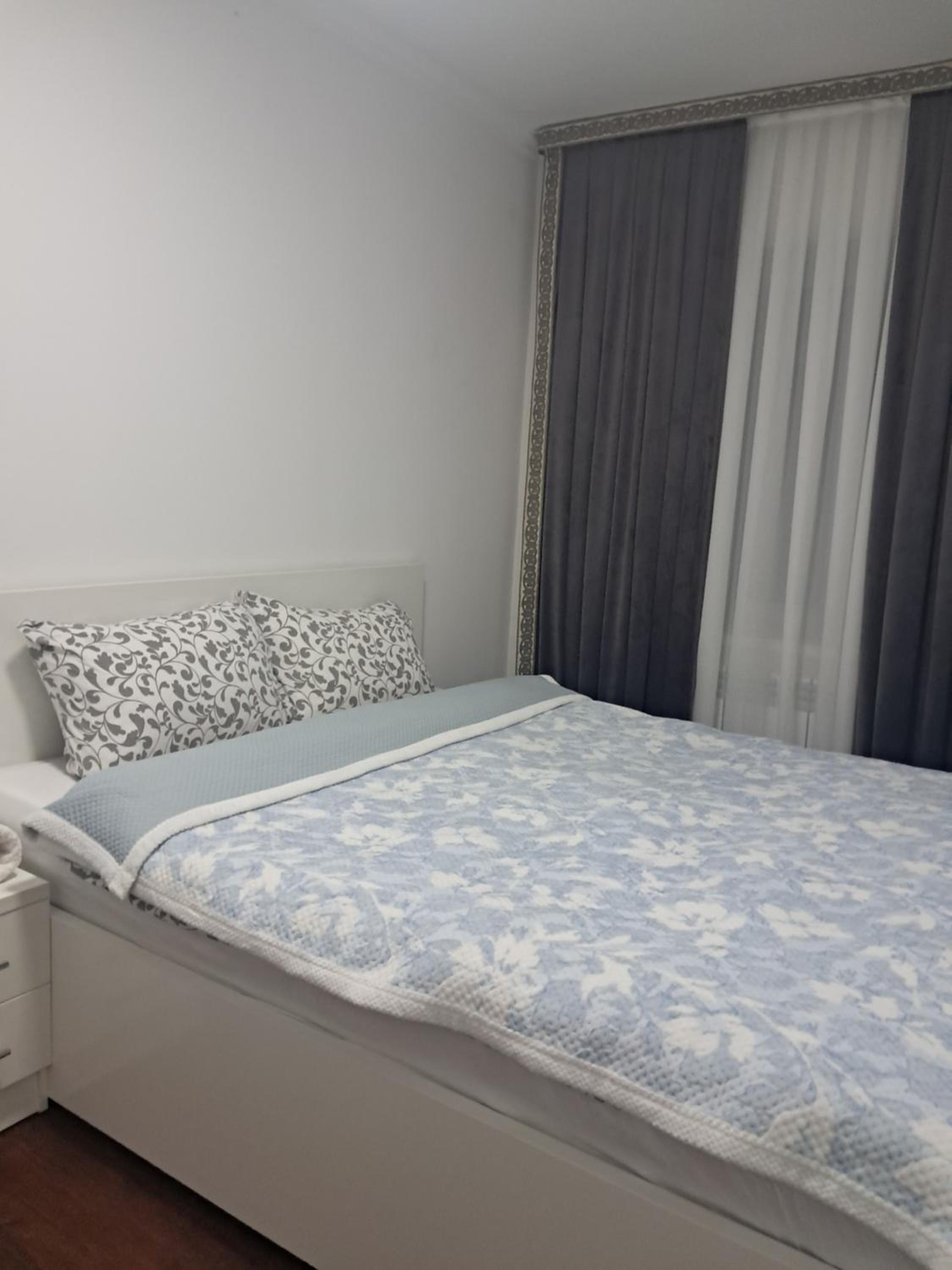 Newly Renovated Modern 2 Bed Apt Near Gur-e-Amir -Brown Door 2 view 3