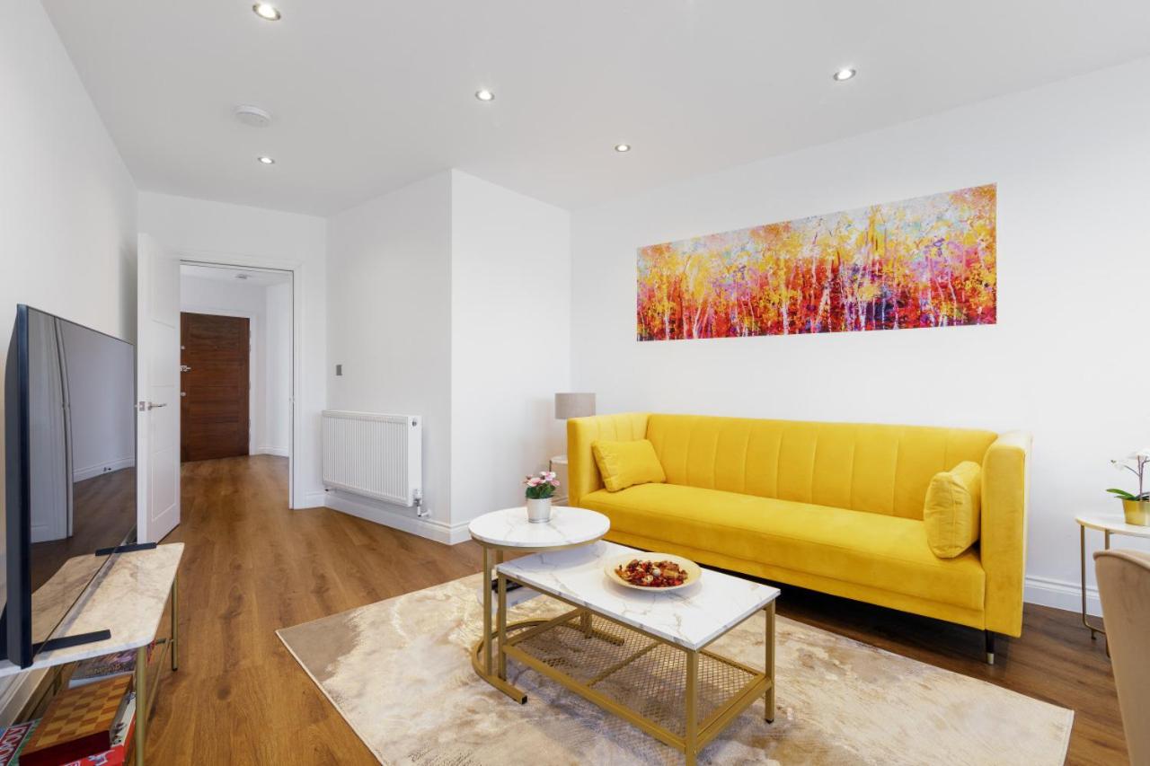 Elegant, Modern, Spacious 2 bed apartment view 5