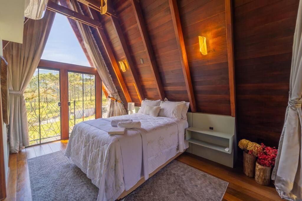 Cabana Limoeiro com vista para as montanhas