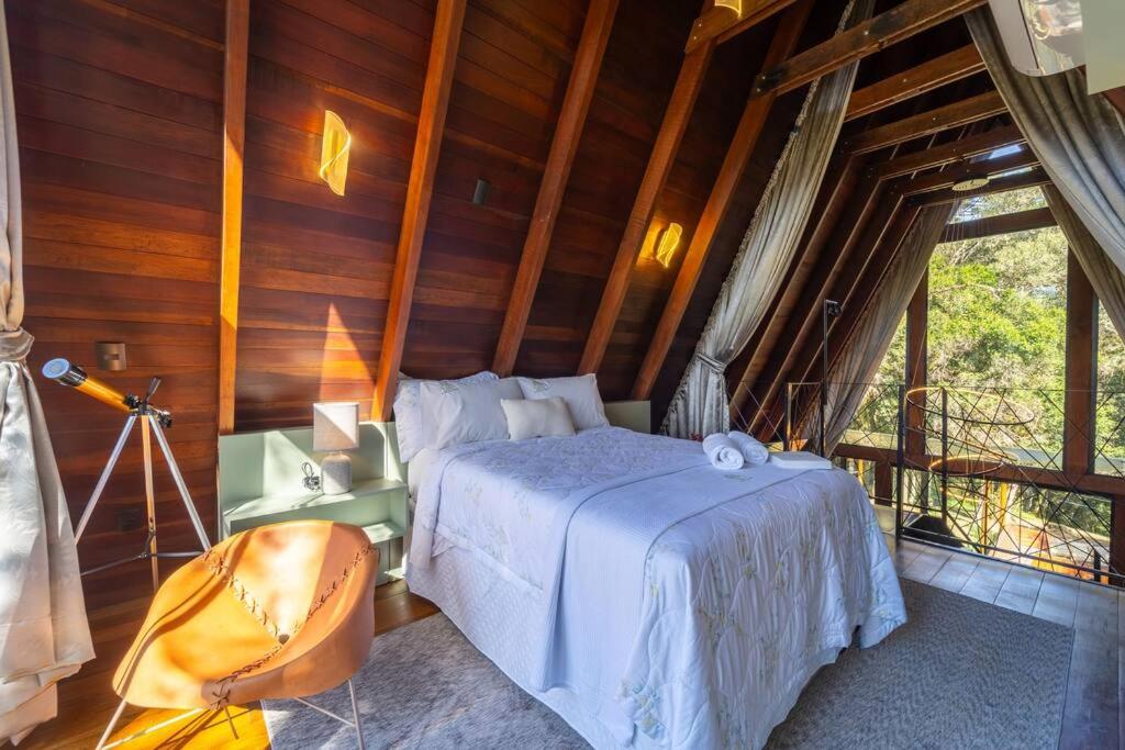 Cabana Limoeiro com vista para as montanhas