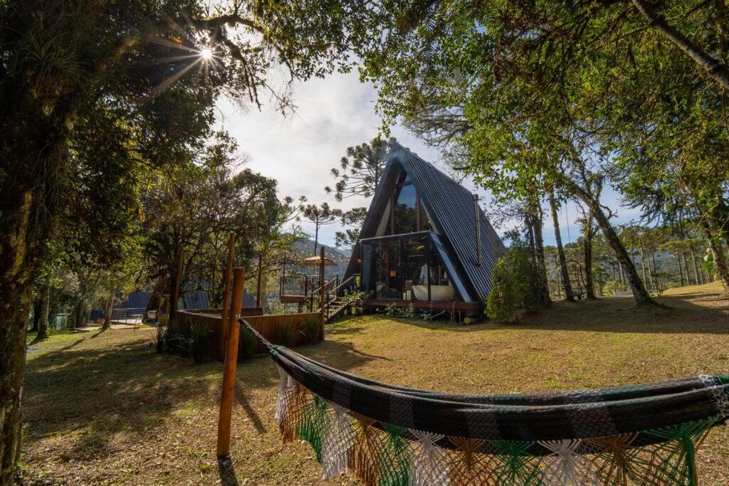 Cabana Limoeiro com vista para as montanhas