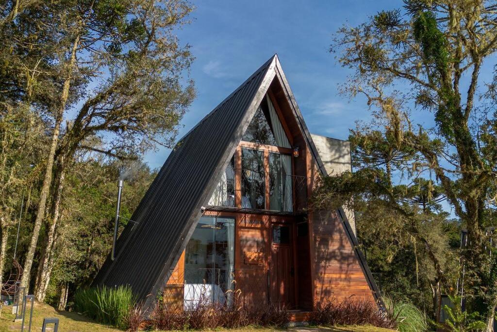 Cabana Limoeiro com vista para as montanhas