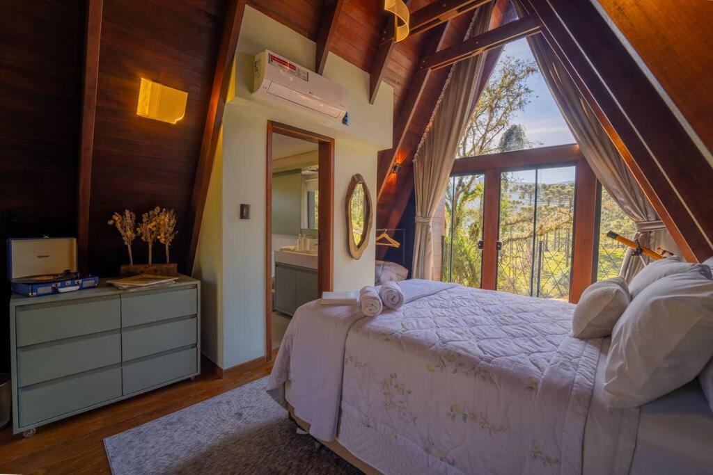Cabana Limoeiro com vista para as montanhas