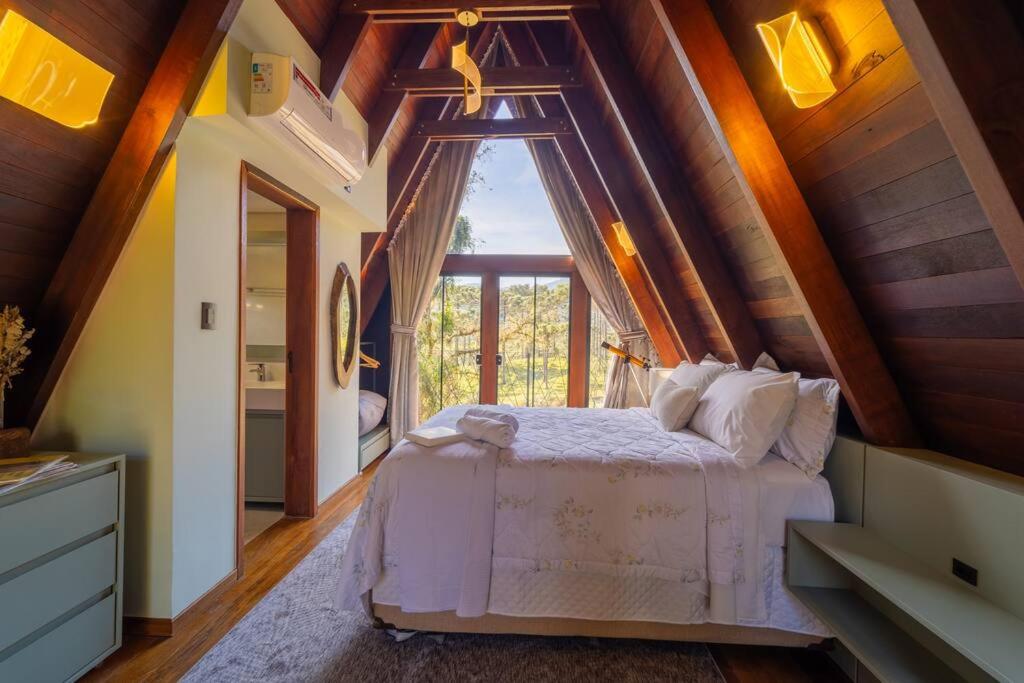 Cabana Limoeiro com vista para as montanhas