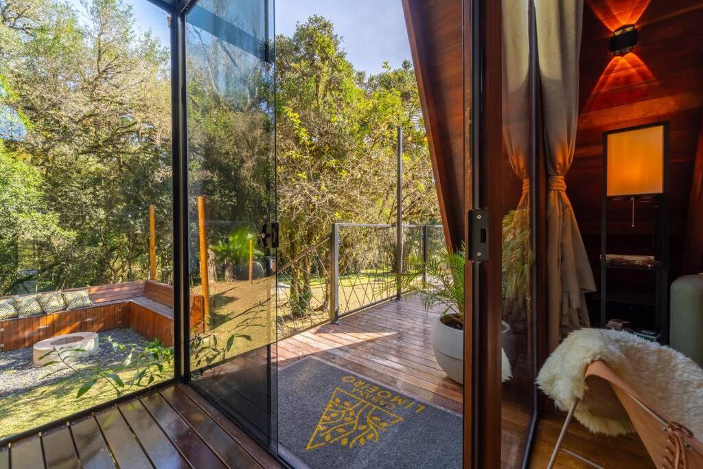 Cabana Limoeiro com vista para as montanhas