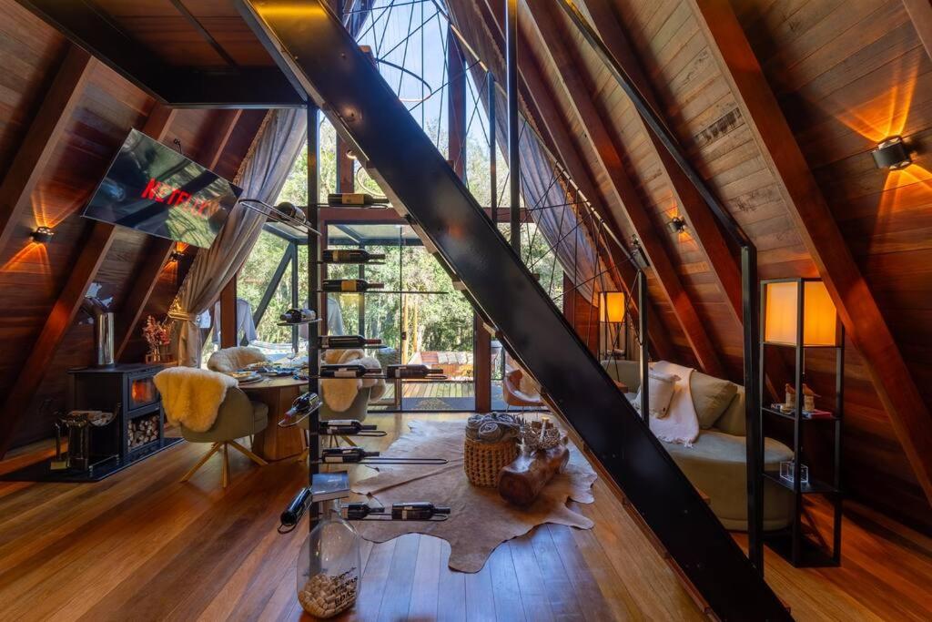 Cabana Limoeiro com vista para as montanhas