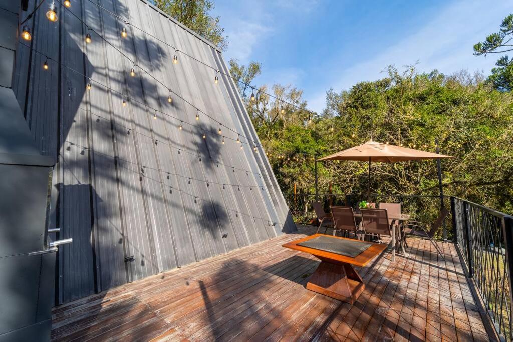 Cabana Limoeiro com vista para as montanhas