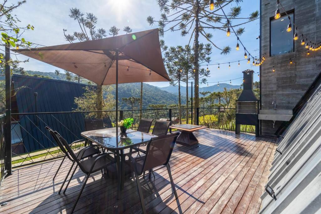 Cabana Limoeiro com vista para as montanhas
