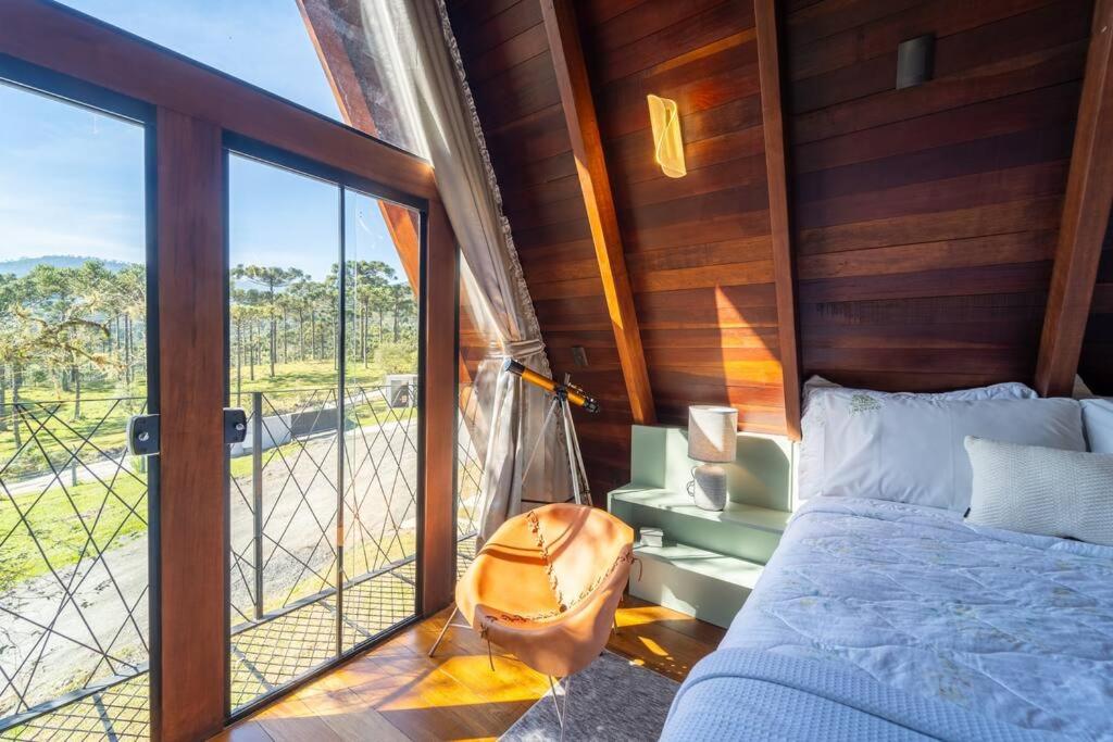 Cabana Limoeiro com vista para as montanhas