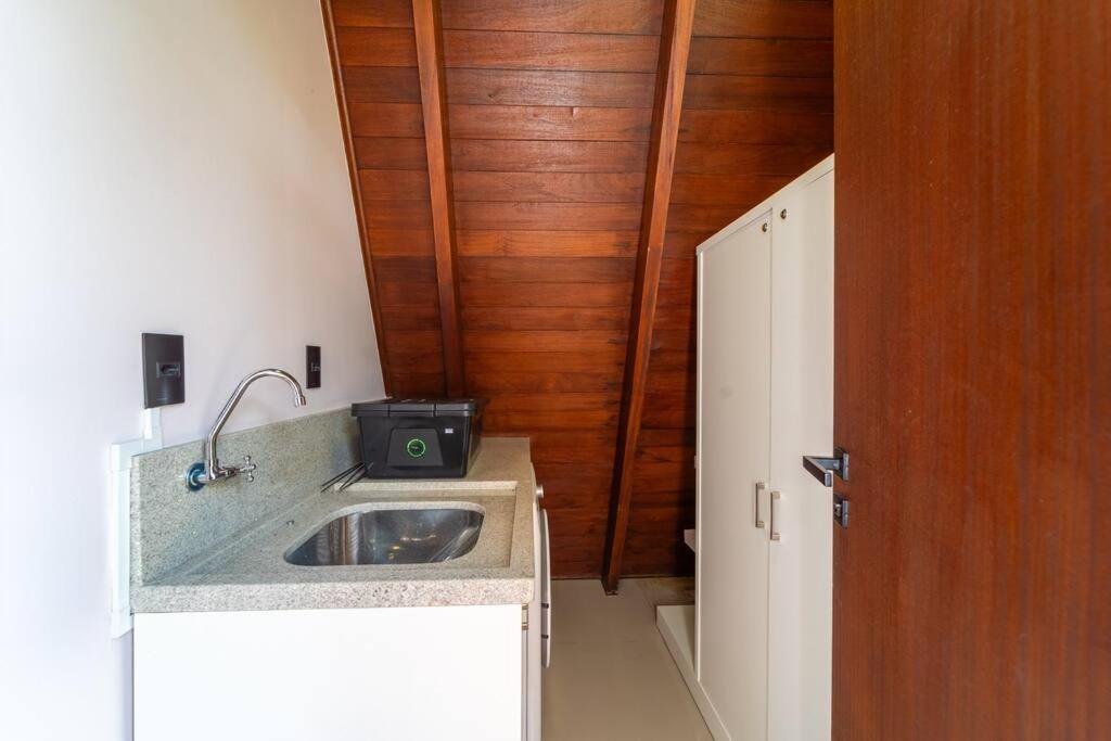 Cabana Limoeiro com vista para as montanhas