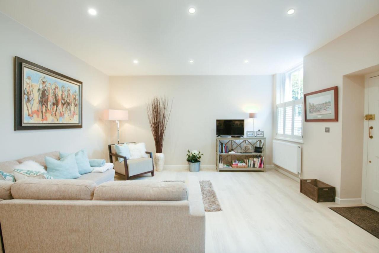 Elegant Epsom Flat in Period Building view 3